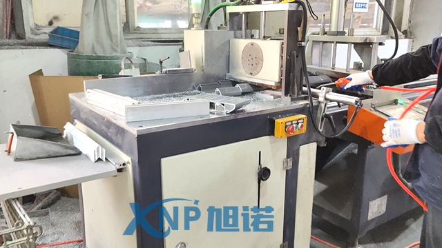 工業(yè)鋁型材切割知識要點.jpg 工業(yè)鋁型材切割知識要點.jpg