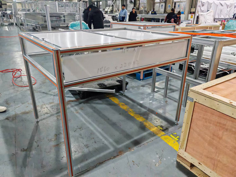 帶滑動門的防塵罩