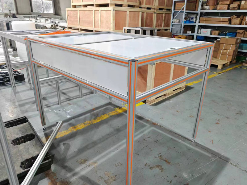 帶滑動門的防塵罩