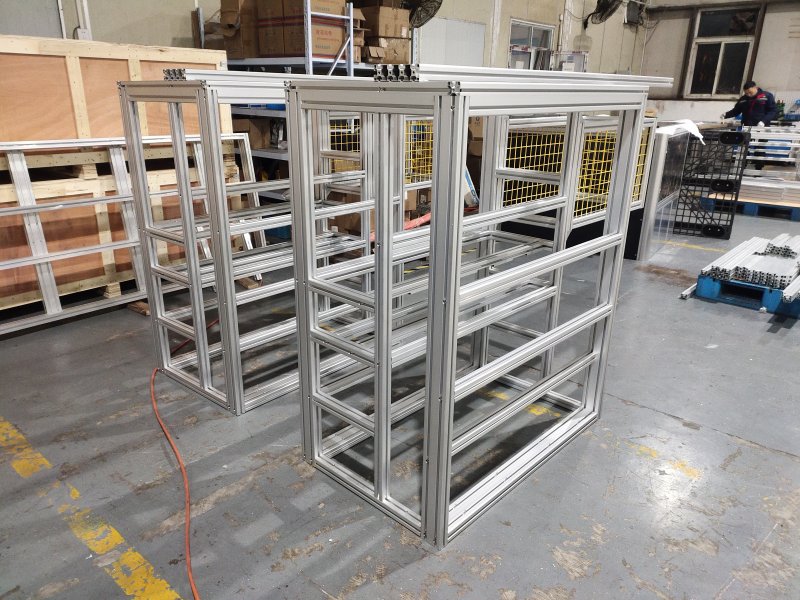 帶防護(hù)網(wǎng)的鋁型材機(jī)架