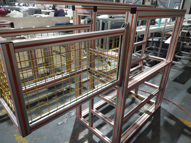 帶防護(hù)網(wǎng)的鋁型材機(jī)架