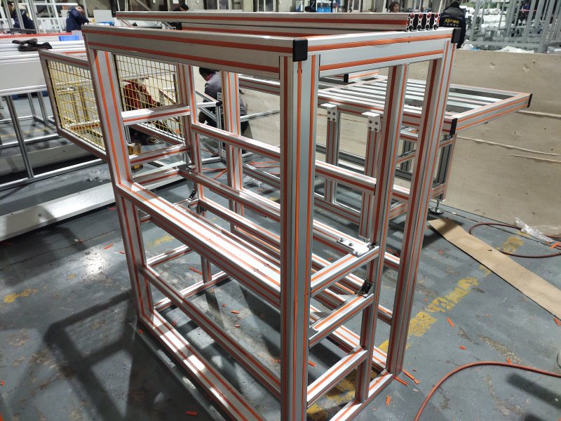 帶防護(hù)網(wǎng)的鋁型材機(jī)架